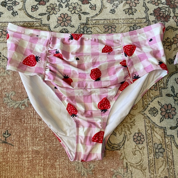 🍓 👙 Meet Curve Checkered Strawberry Plus Size bikini size 4x NWT - Picture 3 of 6
